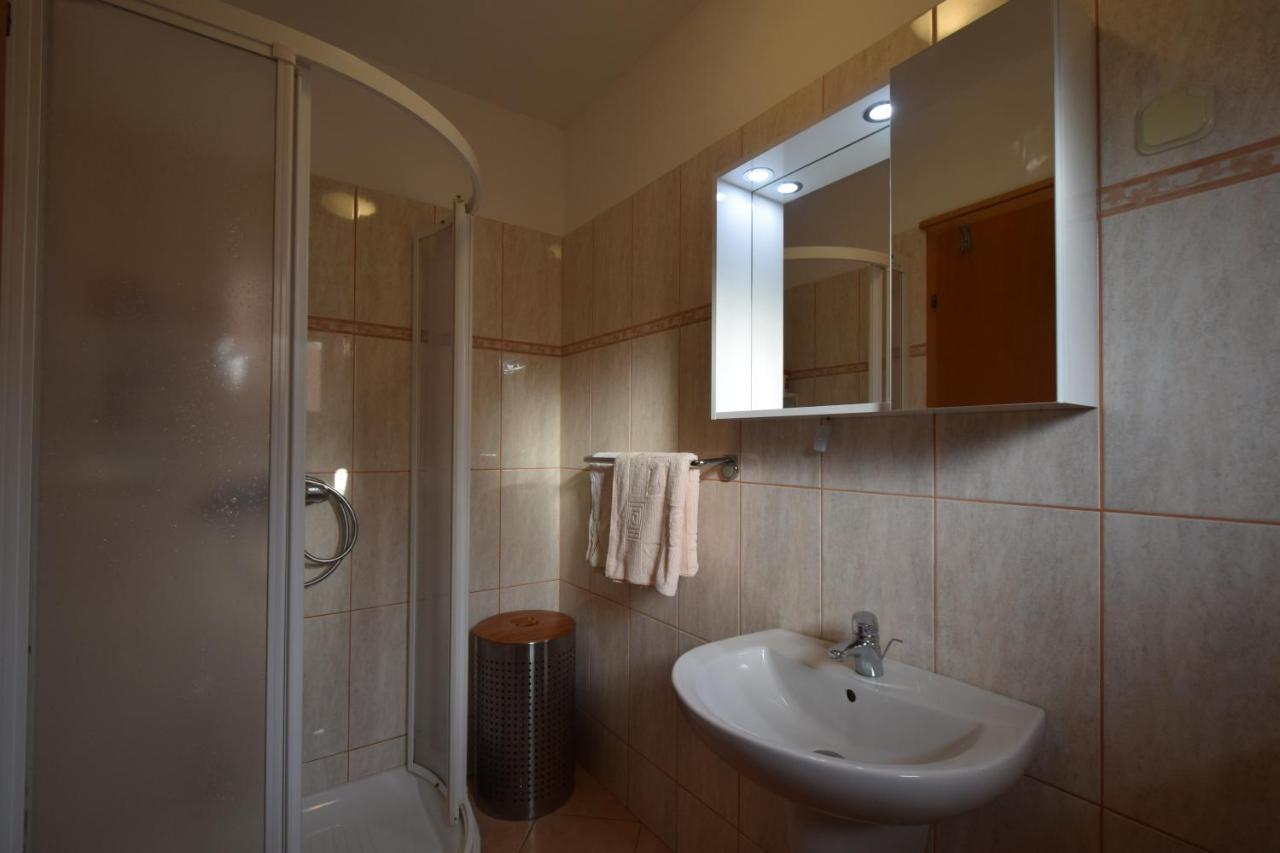 Apartment Jelka Malinska Luaran gambar