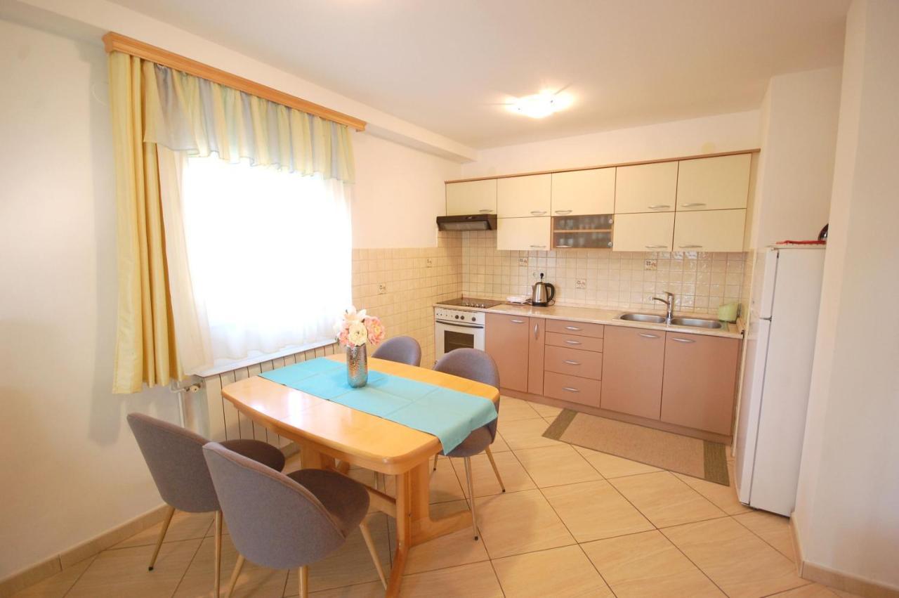 Apartment Jelka Malinska Luaran gambar