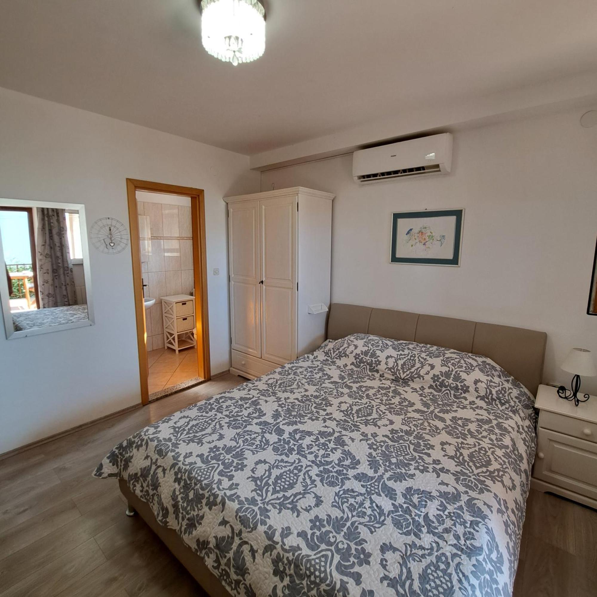 Apartment Jelka Malinska Luaran gambar